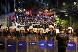 اردوغان دفتر حزب اپوزیسیون را محاصره کرد
