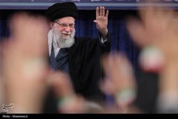 آتش سخنرانی رهبر، دامن صهیونیست‌ها را گرفت: تیتر یک رسانه‌های عبری!
