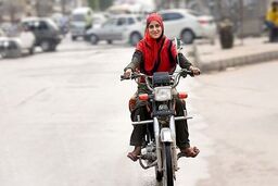 صدور گواهینامه موتورسیکلت برای زنان، خلأ قانونی ندارد