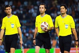 سوت پرسپولیس در دستان جنجالی‌ترین داور! / موعود بنیادی‌فر سرنوشت لیگ را در هفته پانزدهم رقم می‌زند؟