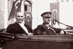 دموکراسی ترکیه در 102 سالگی: سکوت مرگبار تحلیلگران ترک!