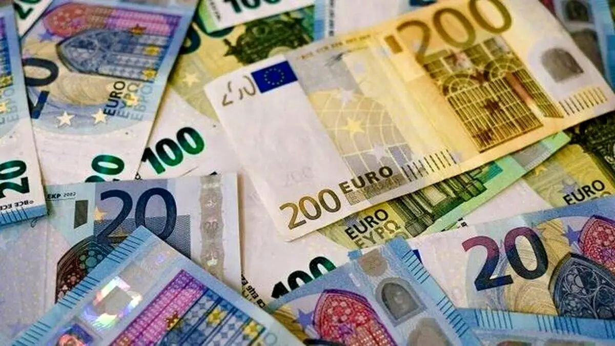 سقوط آزاد یورو در آبان ۱۴۰۴؛ چه کسانی قربانی می‌شوند؟