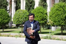 میلیاردها دلار سود معلق در هوا؛ چه کسانی مانع توسعه خورشیدی در ایران هستند؟