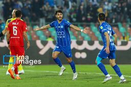 فاجعه در استادیوم! تصاویر افشا شده از بازی جنجالی استقلال و فولاد نفس‌ها را بند آورد!