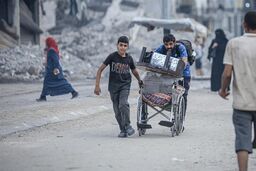 آنروا: کمک‌های غزه، خوراک دهان گرسنگان!