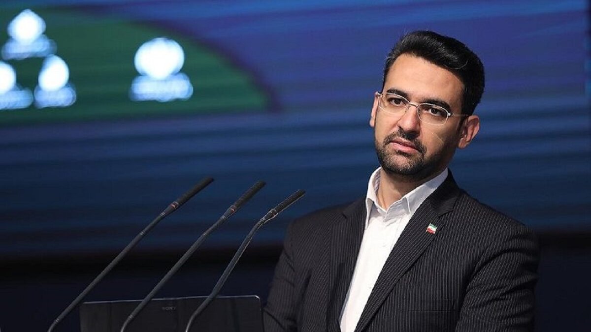 این انتقادها صدای آذری جهرمی را درآورد  