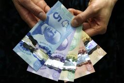 امروز سه‌شنبه ۲ دی: انفجار قیمت دلار کانادا در بازار!