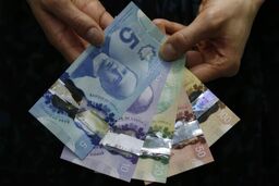 امروز سه‌شنبه ۲ دی: انفجار قیمت دلار کانادا در بازار!