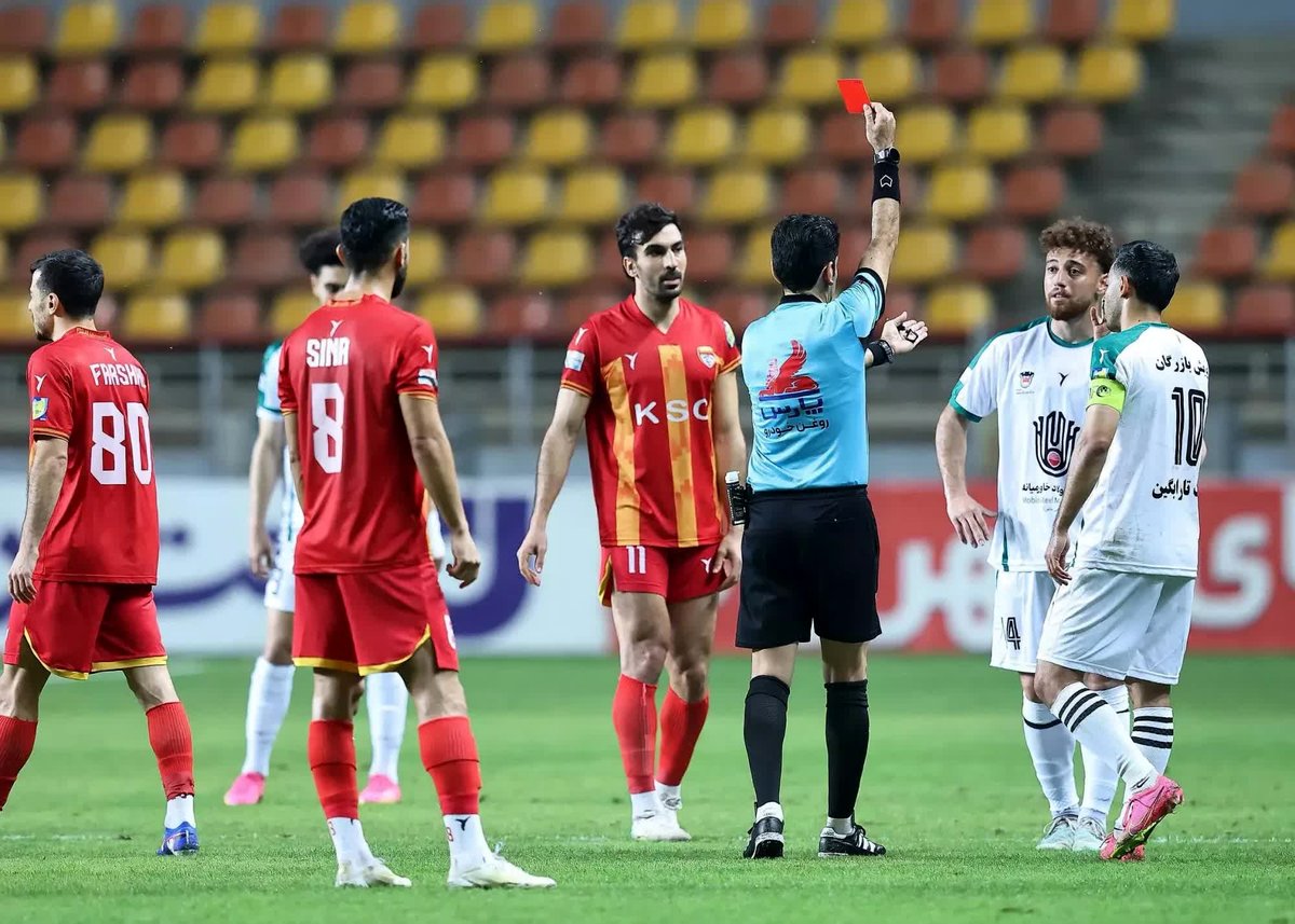 شوک بزرگ ذوب‌آهن به پرسپولیس: پایان رویای سرخ‌ها؟