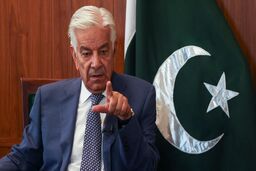 وزیر دفاع پاکستان: در جنگ هستیم؛ گفتگو با طالبان پایان یافت! 
