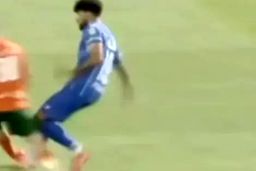 شوک VAR: داور 'کور' بود یا تبانی؟ / مس غرید: فلاح باید اخراج می‌شد!