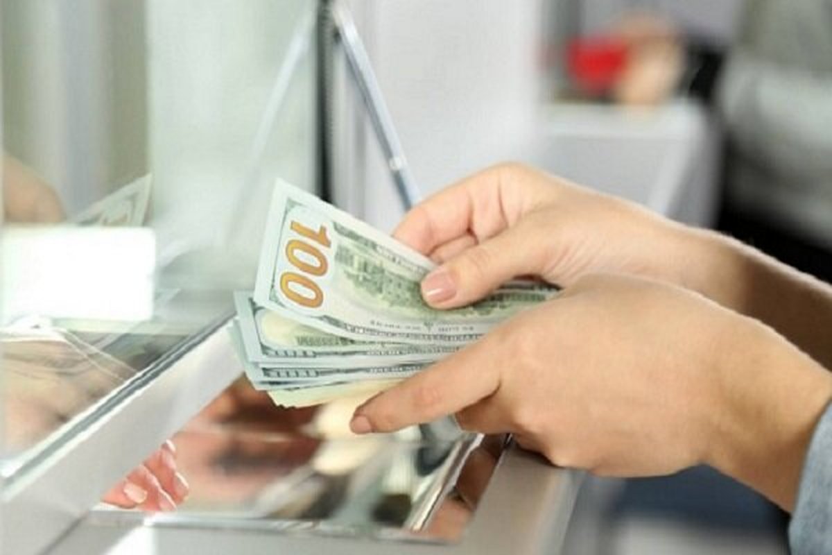 انفجار قیمت دلار دولتی: ۱۲۴ هزار تومان، مرز جدیدی از بحران!