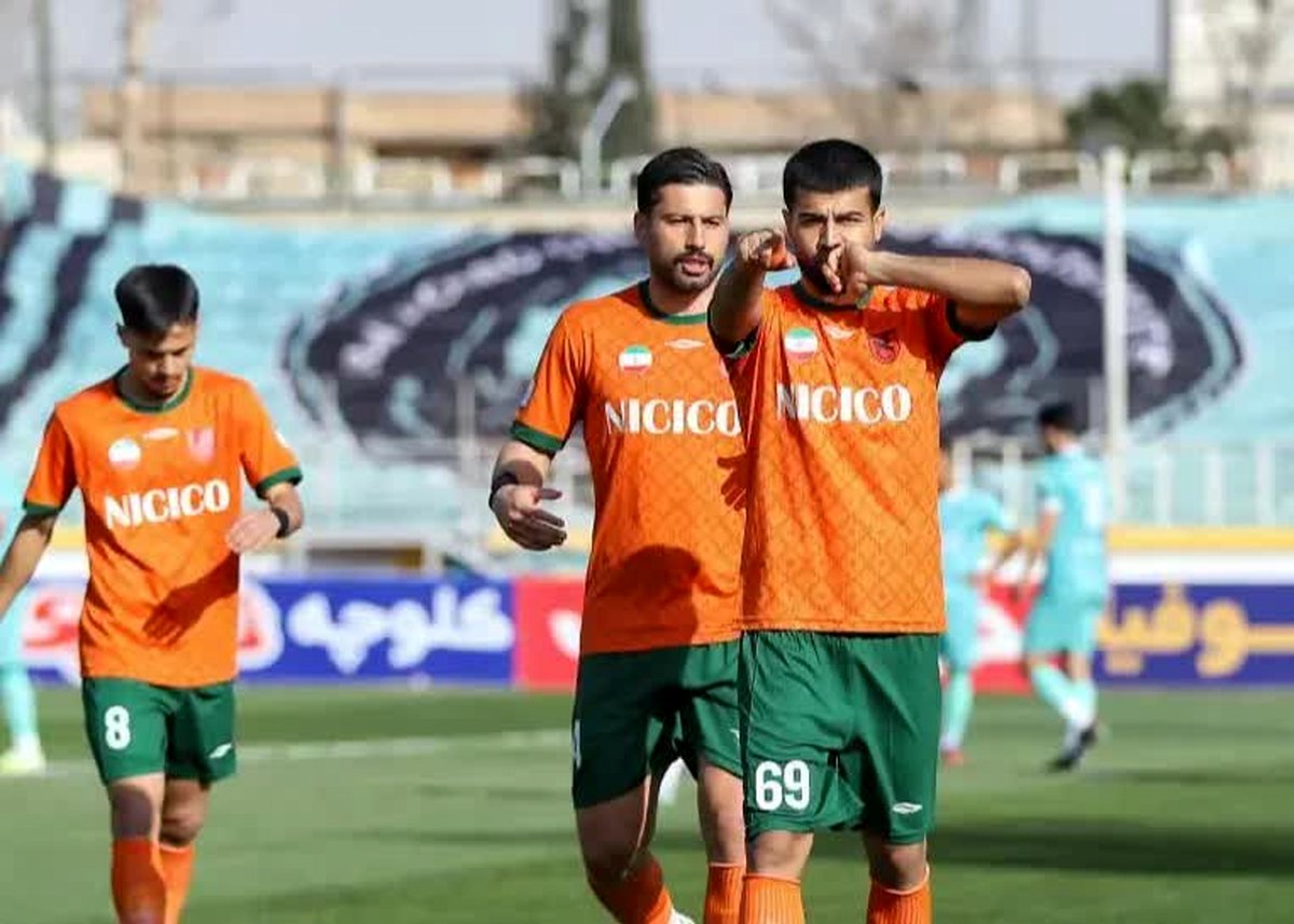 شوک در استقلال: جباری با کراس "غیرمنتظره" استقلالی‌ها را به خط کرد! (عکس)
