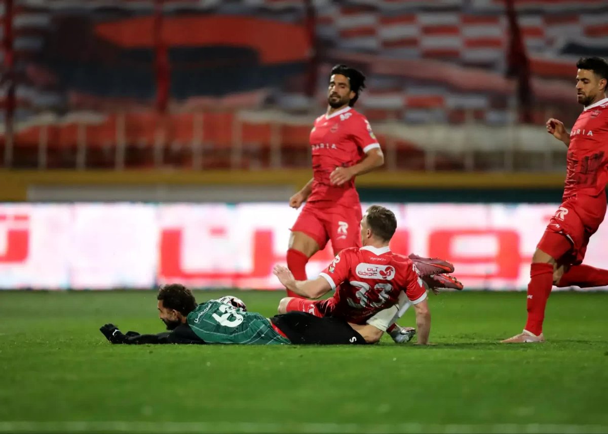 این صحنه را ببینید: پنالتی جنجالی که پرسپولیس را شوکه کرد!