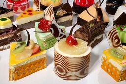 لیست قیمت‌های عجیب شیرینی برای شب یلدا 