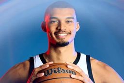 راز ۸۰۰ ساله فرانسه برای ومبانیاما فاش شد: مکرون با گاف باورنکردنی NBA جهان را شوکه کرد!