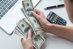 قیمت ظهرگاهی دلار 
