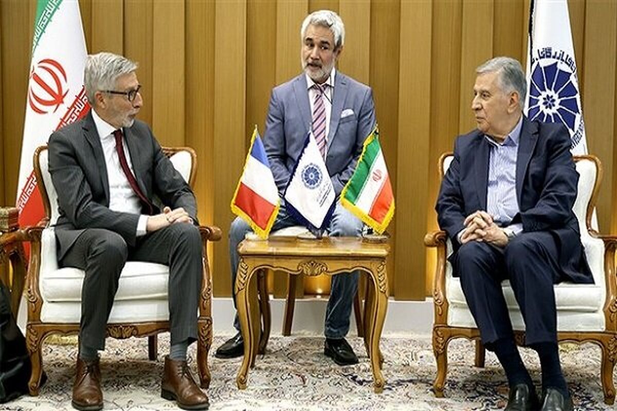 سفیر فرانسه: تحریم‌ها باید برچیده شوند، نه اینکه ادامه یابند!