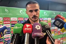 شوک بزرگ: مدافع فجر: داور 'کیک و تمشک' را دو دستی تقدیم استقلال کرد!