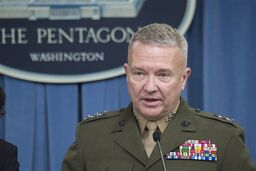ترامپ از حمله به ایران پشیمان شد؟ افشاگری تکان‌دهنده فرمانده سابق سنتکام!