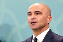 شوک بزرگ در اولدترافورد: یونایتد سنگ بزرگ را شکار کرد! سرمربی پرتغال آمد؛ روبرتو مارتینز جانشین کریک!