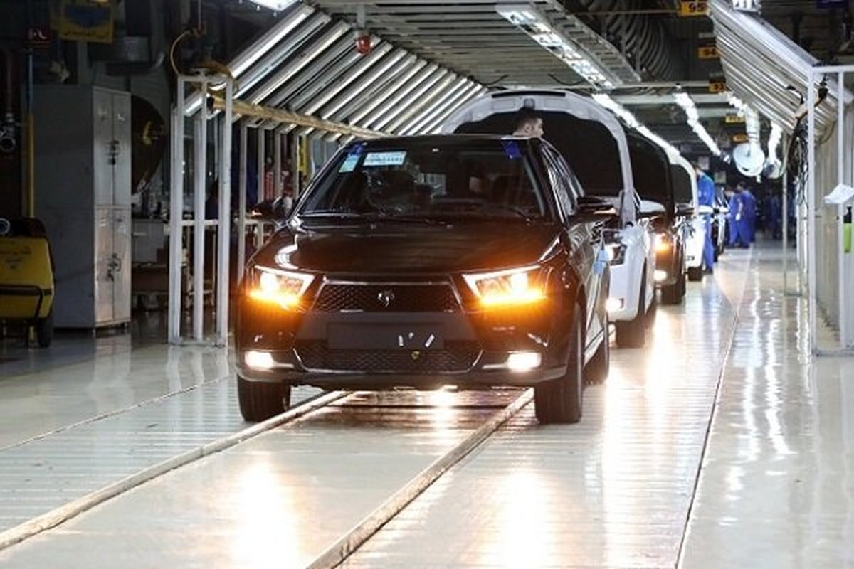 خصوصی‌سازی ایران‌خودرو: خیانت آشکار یا نجات اقتصادی؟ مخالفان بخوانند!